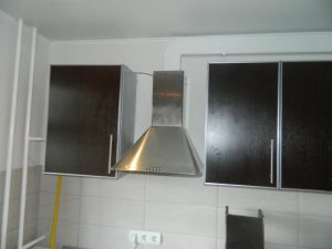 Установка вытяжки на кухне в Донской