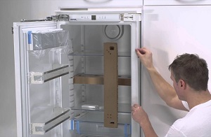 Установка встраиваемого холодильника в Донской